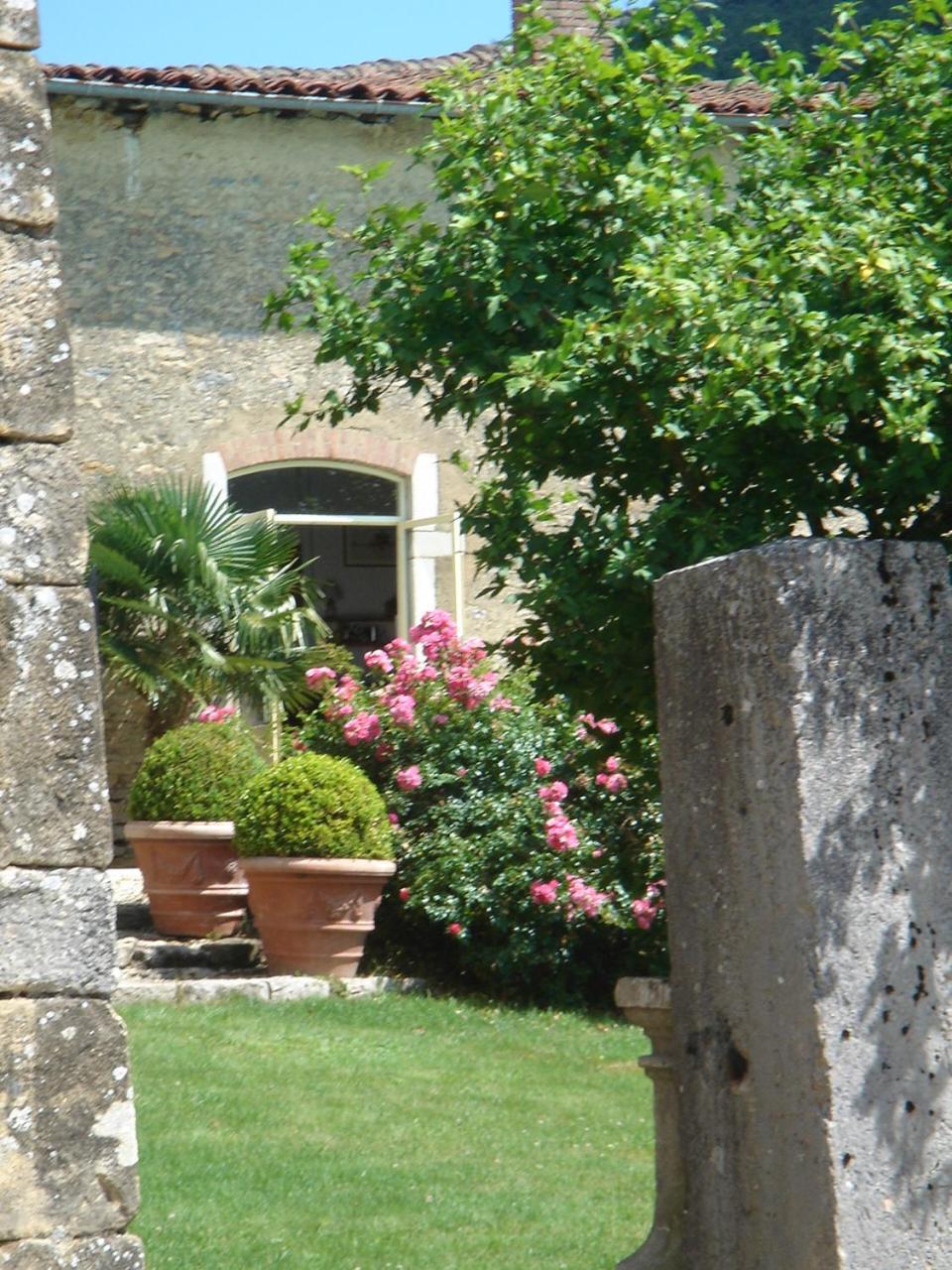 Clos De Mont July, Architecture Xviiie Au Coeur De La Nature Ceyzeriat Exterior photo